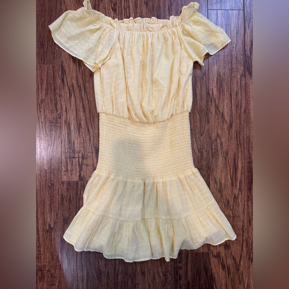 Bcbgeneration Light Yellow Ruffle Top - image 1